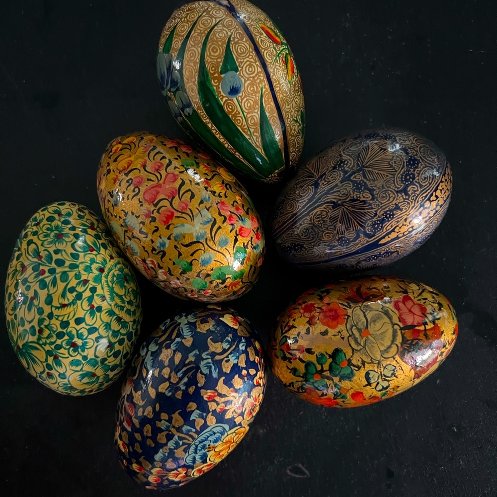 🥚 💐 ♥️ 🎨 Vintage Hand Painted Eggs